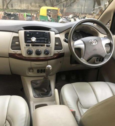 Toyota Innova 2.5 G 2015