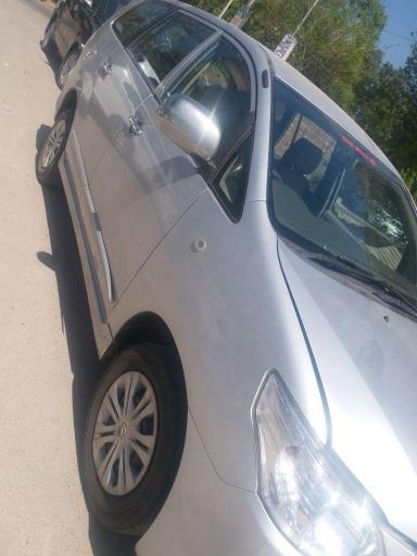 Toyota Innova 2.5 ZX 7 STR BS IV 2014