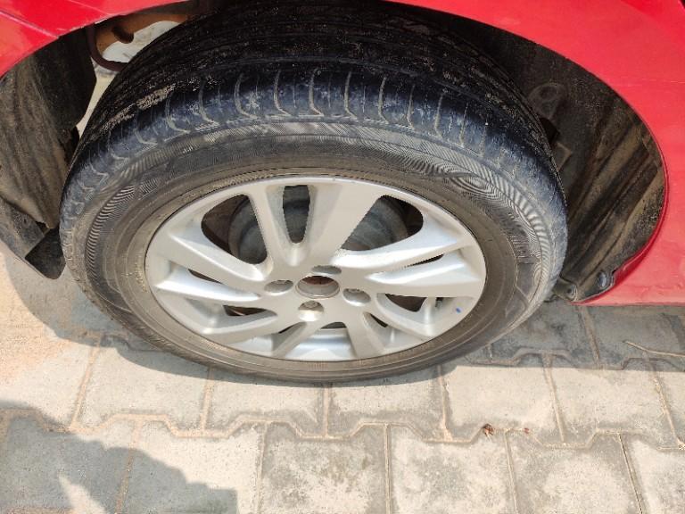 Maruti Suzuki Swift VXi 2015