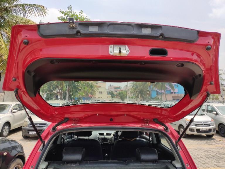 Maruti Suzuki Swift VXi 2015