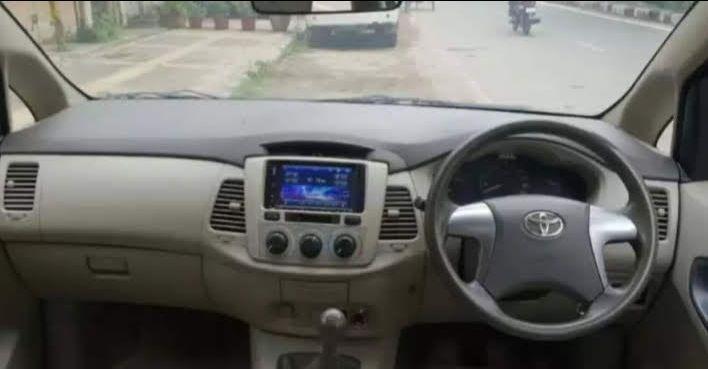 Toyota Innova 2.5 ZX 7 STR BS IV 2015