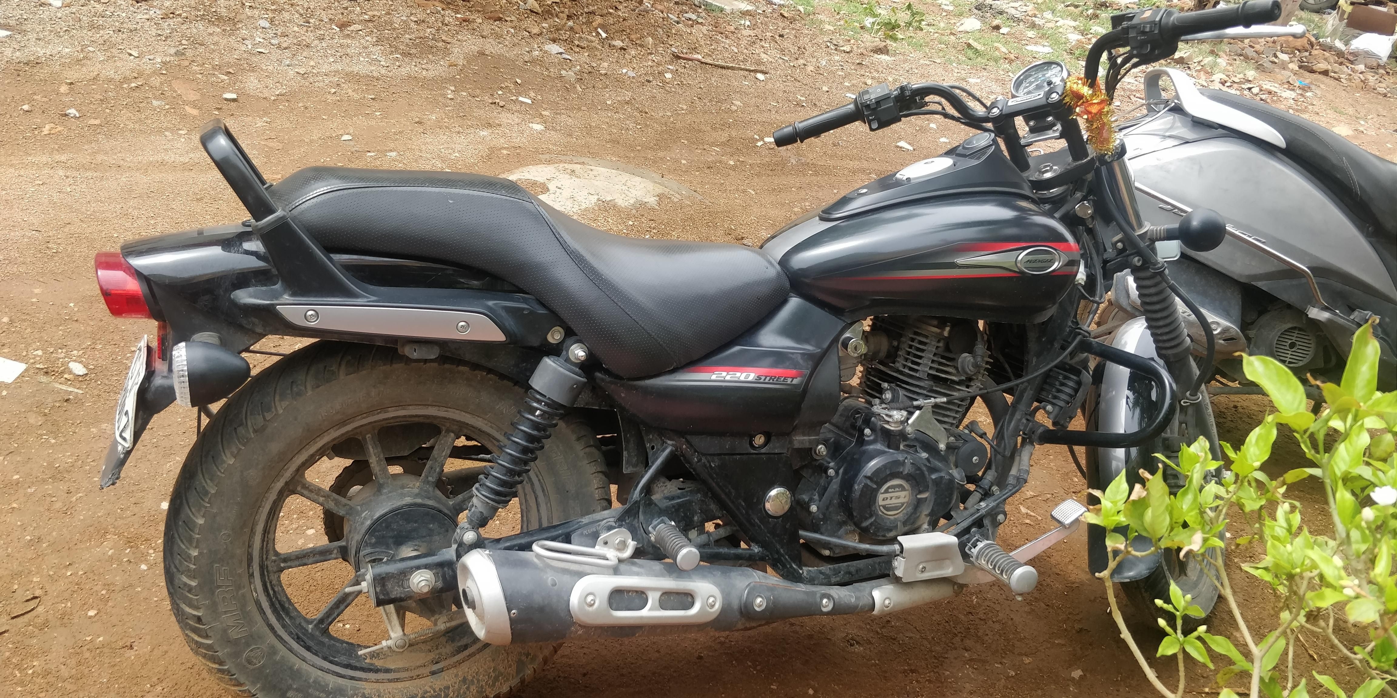 bajaj avenger resale