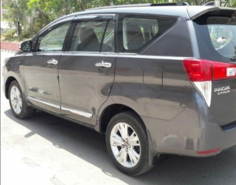 Toyota Innova Crysta 2.4 GX 8 STR 2017