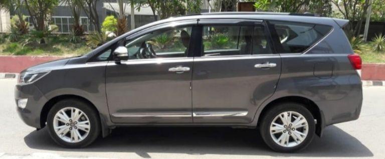 Toyota Innova Crysta 2.4 GX 8 STR 2017