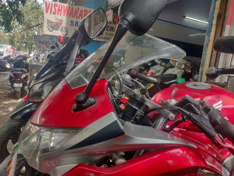Honda CBR 250R 2011