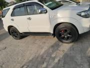 Toyota Fortuner 3.0 4X4 MT 2010