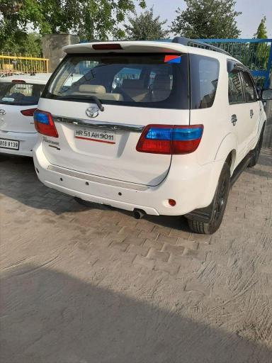 Toyota Fortuner 3.0 4X4 MT 2010