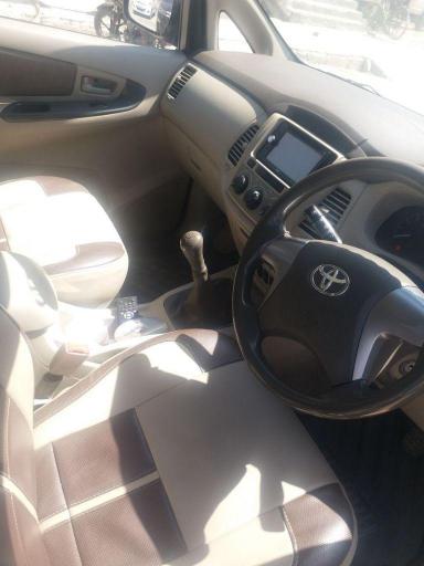Toyota Innova 2.5 ZX 7 STR BS IV 2014