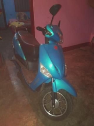 second hand electric scooty price