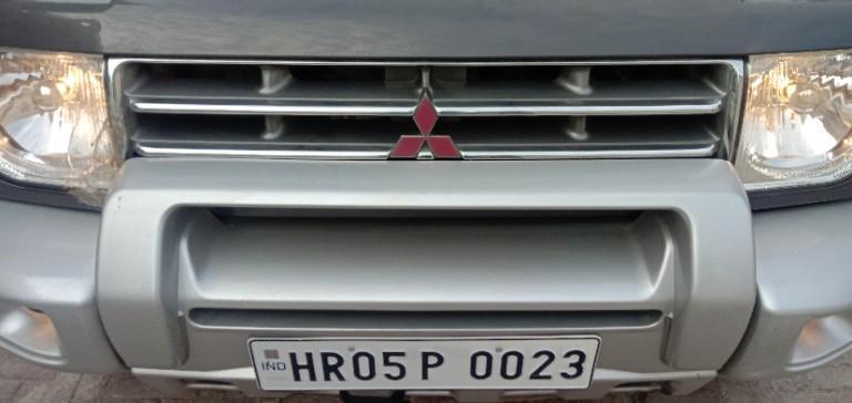 Mitsubishi Pajero SFX 2.8 2011