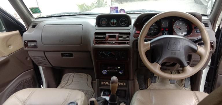 Mitsubishi Pajero SFX 2.8 2011