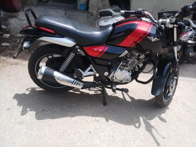 bajaj v5 price
