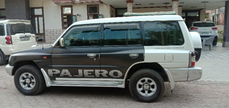 Mitsubishi Pajero SFX 2.8 2011