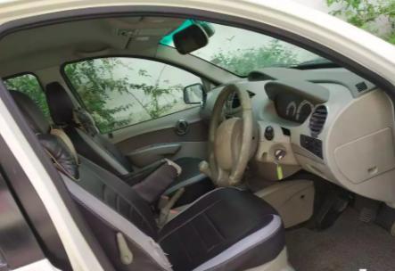 Mahindra Quanto C8 2013