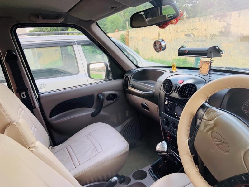 Mahindra Scorpio VLX 2WD BS III 2009