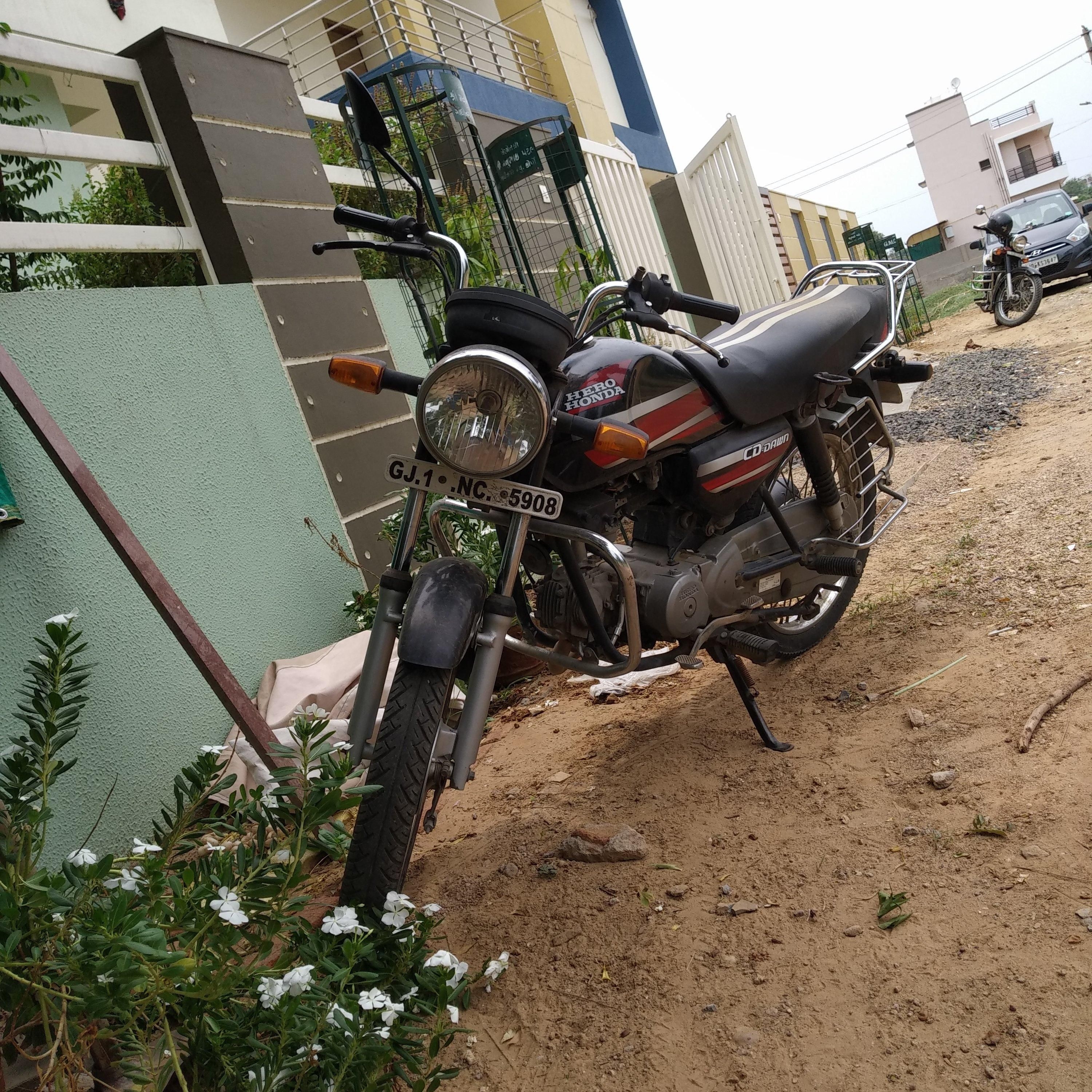 Used Hero CD Dawn 100cc 2011 Model (PID-1417910530) Bike for Sale in Adalaj