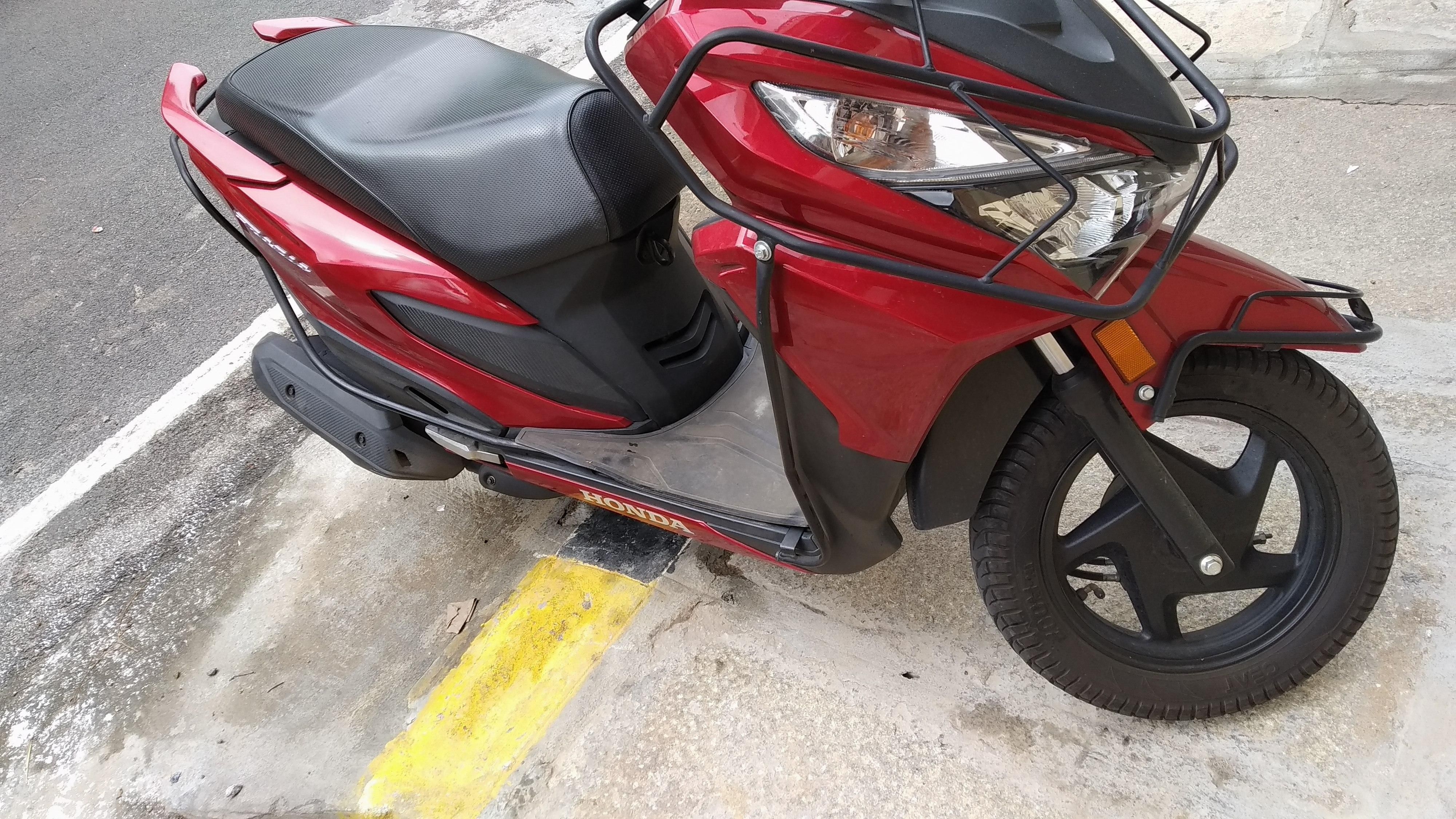 honda grazia rear tyre price