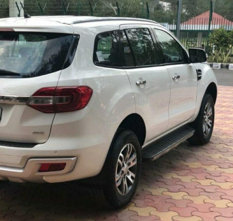 Ford Endeavour Titanium 3.2 4x4 AT 2017