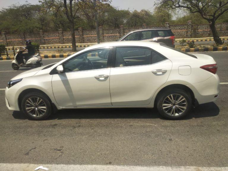 Toyota Corolla Altis 1.8 VL AT 2017