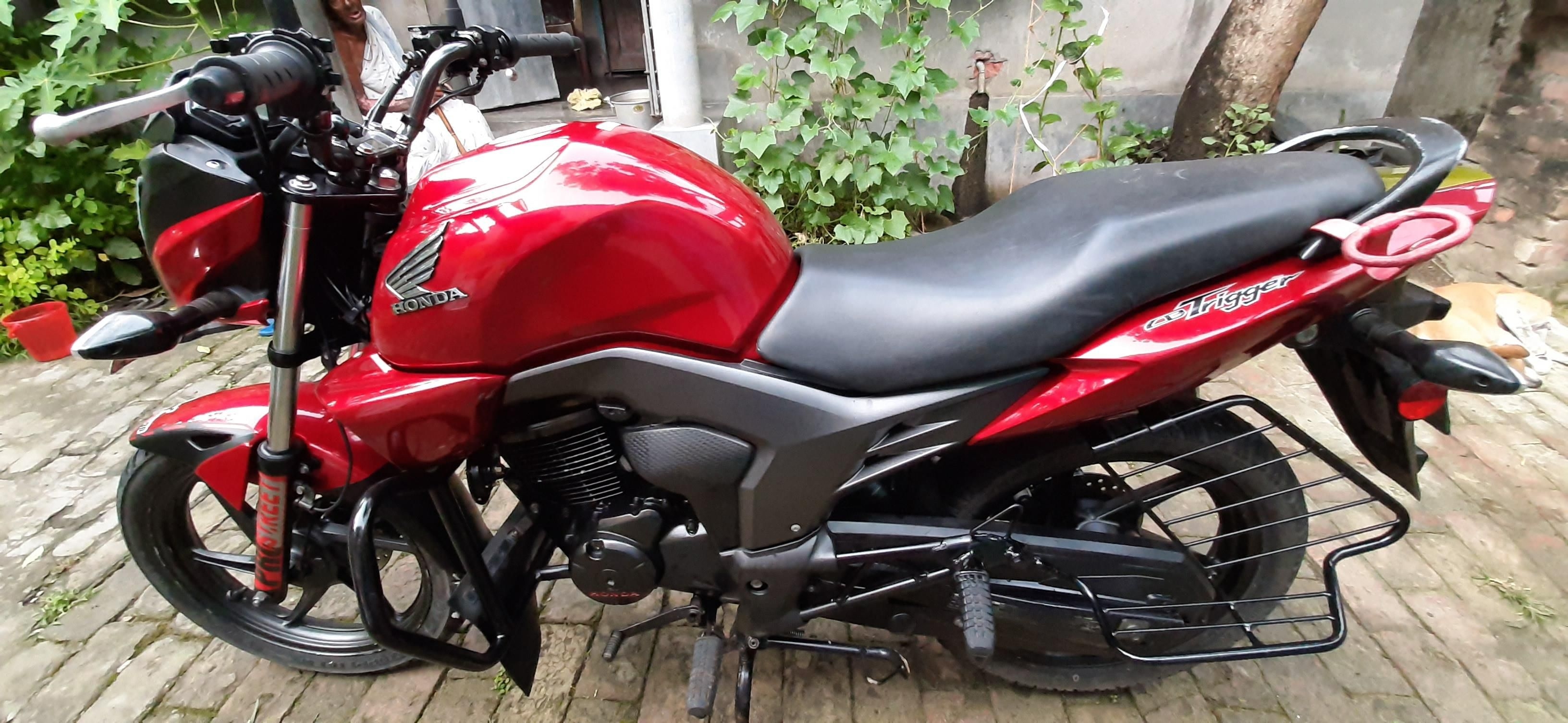 Honda cb trigger