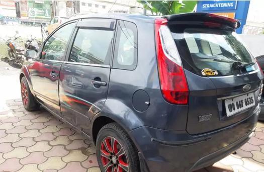 Ford Figo 1.2P TITANIUM MT 2010