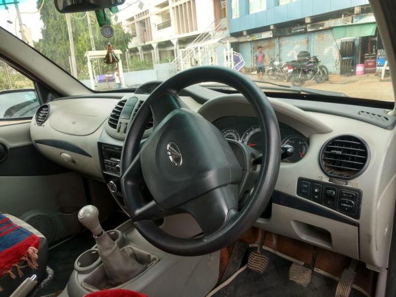 Mahindra NuvoSport N6 2017