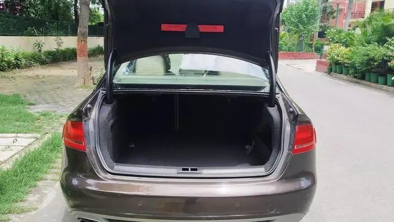 Audi A4 2.0 TDI 177BHP PREMIUM Plus 2013