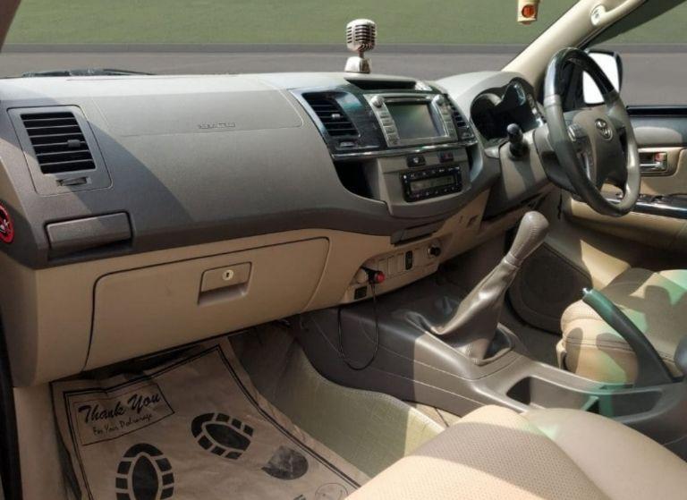 Toyota Fortuner 3.0 4x2 MT 2013