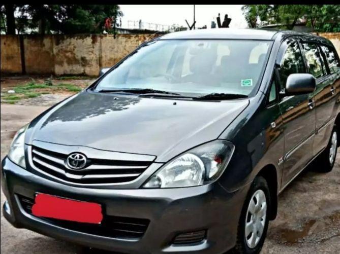 Toyota Innova 2.5 VX 8 STR BS IV 2012