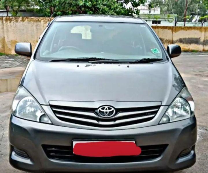 Toyota Innova 2.5 VX 8 STR BS IV 2012