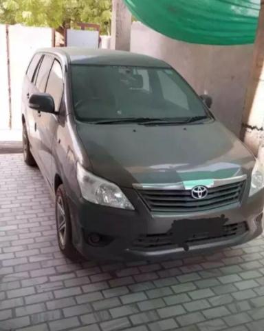 Toyota Innova 2.5 VX 8 STR BS IV 2010