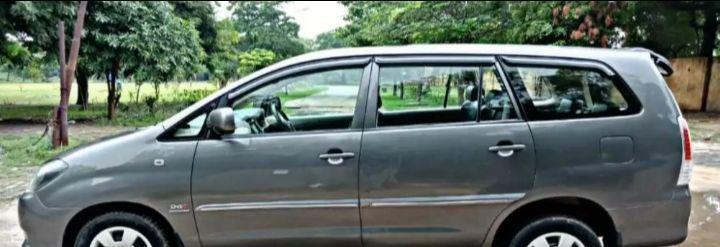 Toyota Innova 2.5 VX 8 STR BS IV 2012