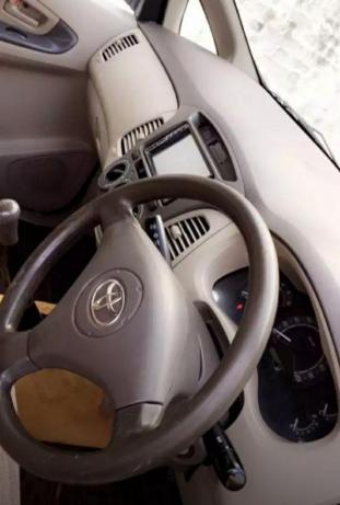 Toyota Innova 2.5 VX 8 STR BS IV 2010