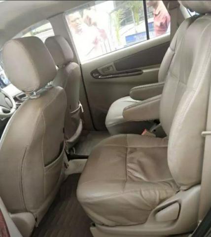 Toyota Innova 2.5 VX 8 STR BS IV 2012