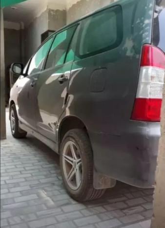 Toyota Innova 2.5 VX 8 STR BS IV 2010
