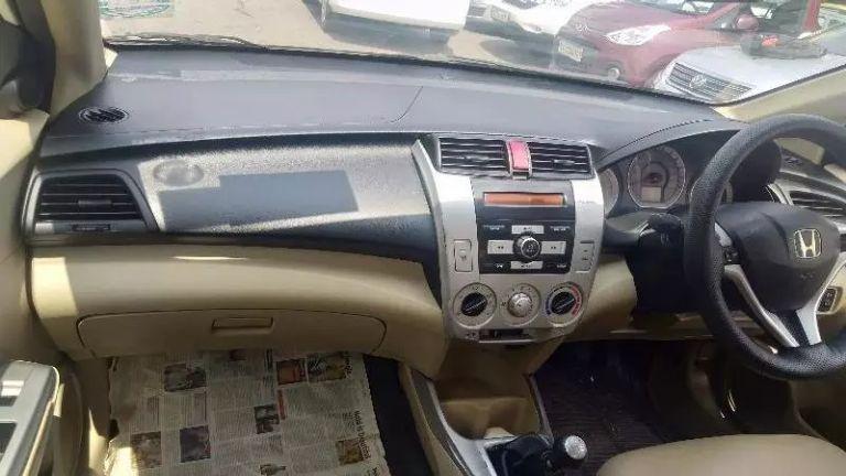 Honda City 1.5 V MT 2010