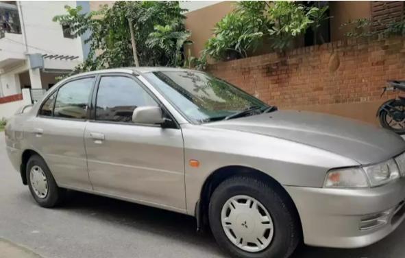 Mitsubishi Lancer LXI 1.5 2005