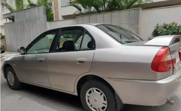 Mitsubishi Lancer LXI 1.5 2005