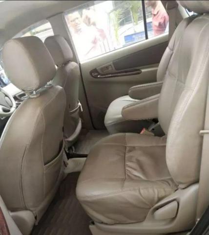 Toyota Innova 2.5 ZX 7 STR BS IV 2013