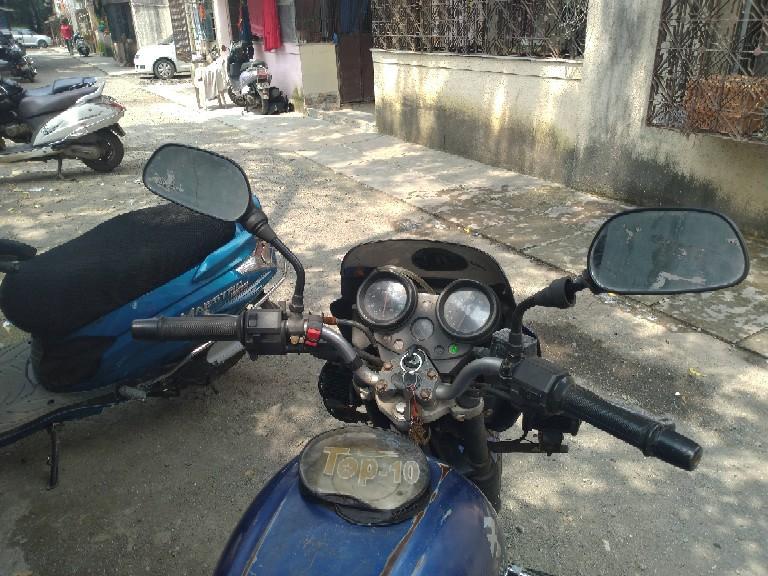 Bajaj Pulsar 150cc 2005