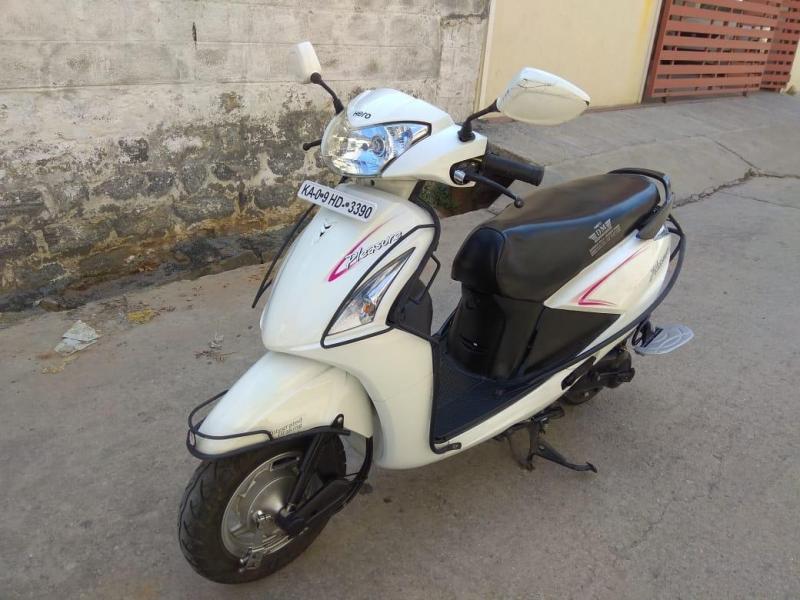 pleasure scooty 100cc price