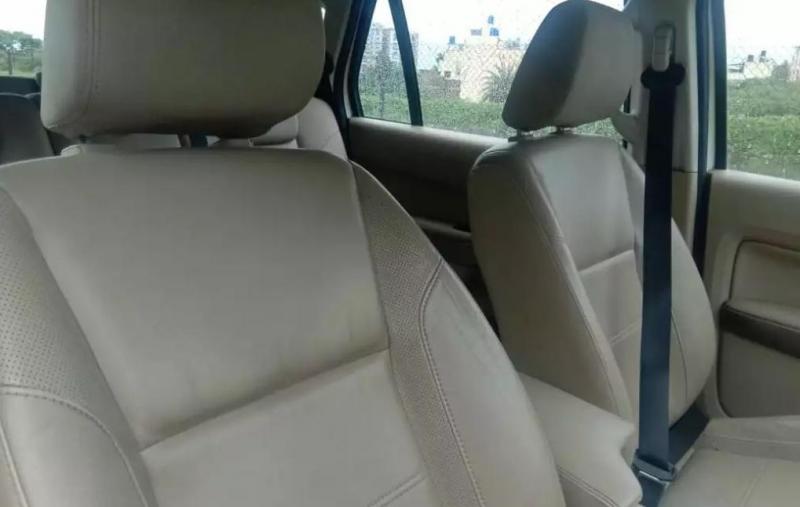 Ford Endeavour Titanium 2.2 4x2 AT 2019