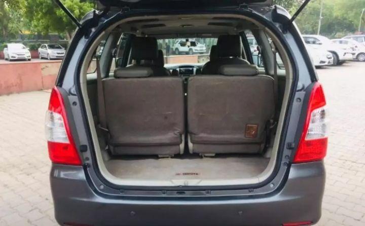 Toyota Innova 2.5 ZX 7 STR BS IV 2014