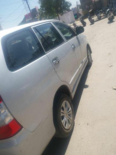 Toyota Innova 2.5 ZX 7 STR BS IV 2014