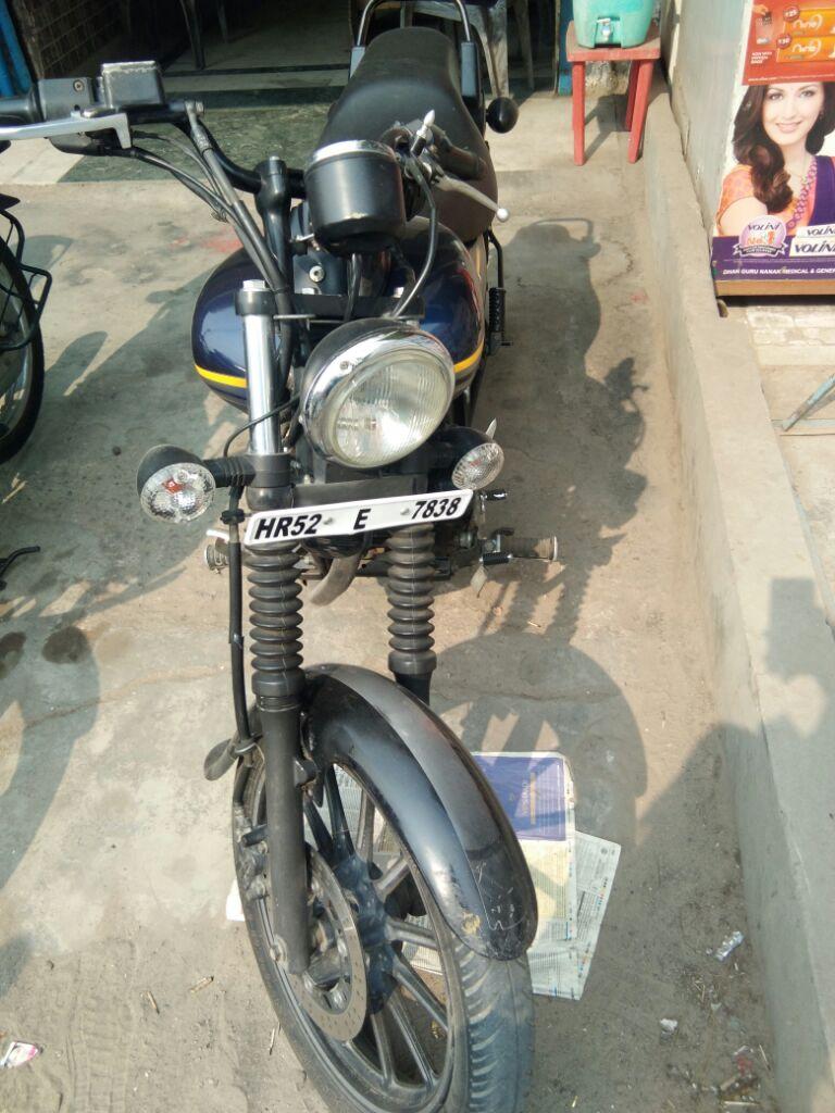 Bajaj Avenger Street 150 2016