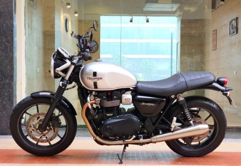 used triumph street twin