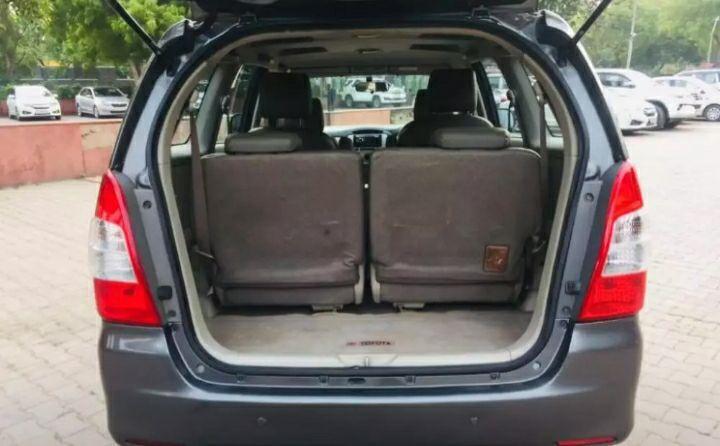 Toyota Innova 2.5 ZX 7 STR BS IV 2014