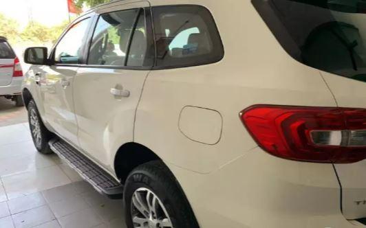 Ford Endeavour Titanium 3.2 4x4 AT 2016