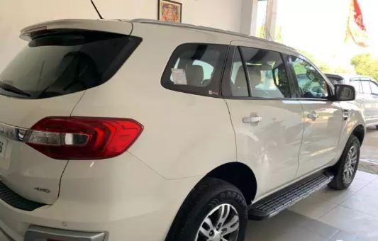 Ford Endeavour Titanium 3.2 4x4 AT 2016