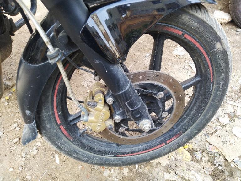 Bajaj Pulsar 220F 2018